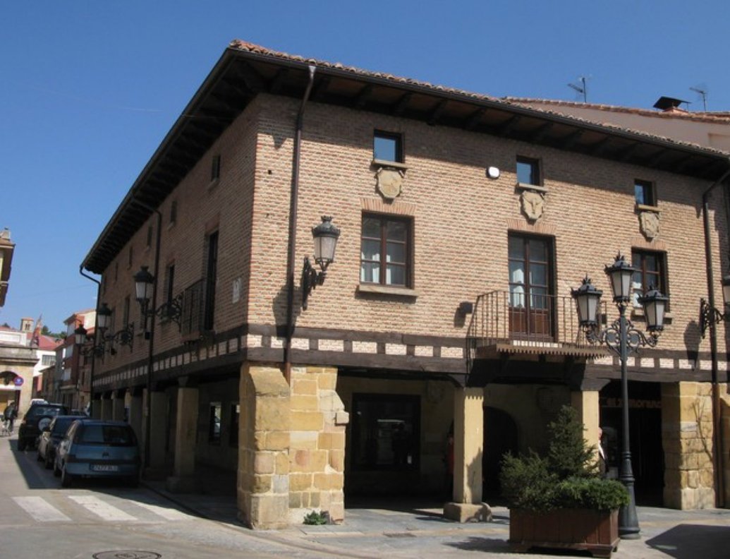 aguilardecampoomonumentos005008.jpg