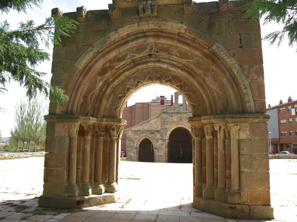 aguilardecampoomonumentos006007.jpg