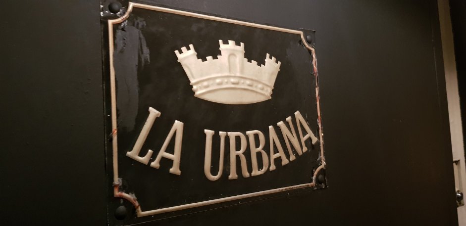 laurbana001001.jpg